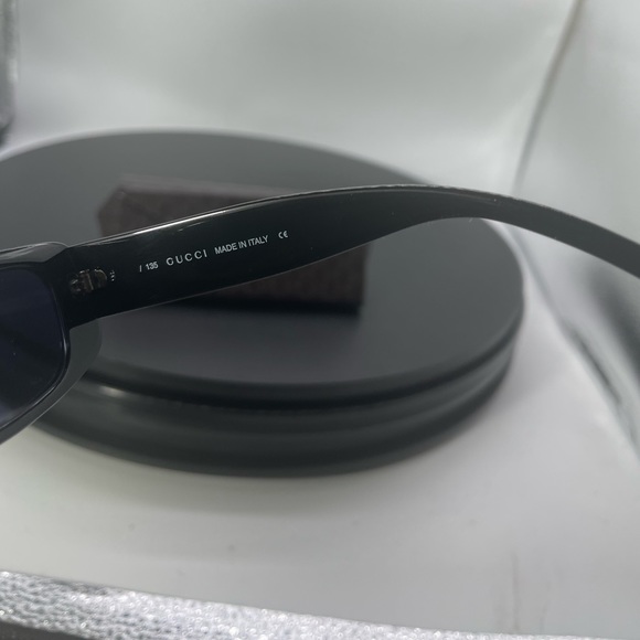 Gucci Classic Sunglasses - Picture 11 of 11